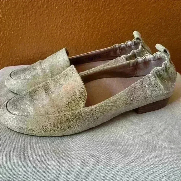 Abeo “Jean 11” Taupe Metallic Leather Slip On Loafer Size 8 Narrow Like New! - Picture 4 of 12